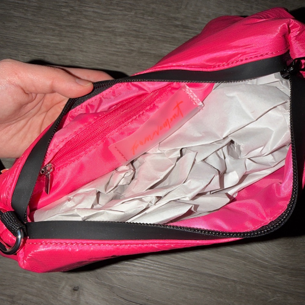 FP Movement Total Access Pouch - Picture 8 of 10